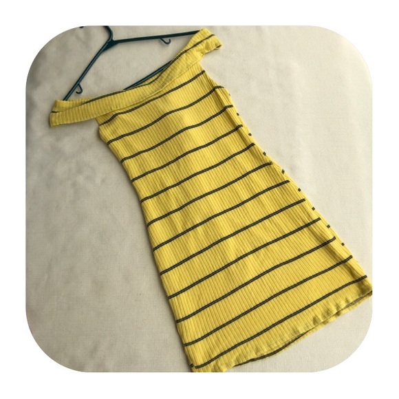 a ellen Dresses & Skirts - 6/$15 A Ellen juniors large dress